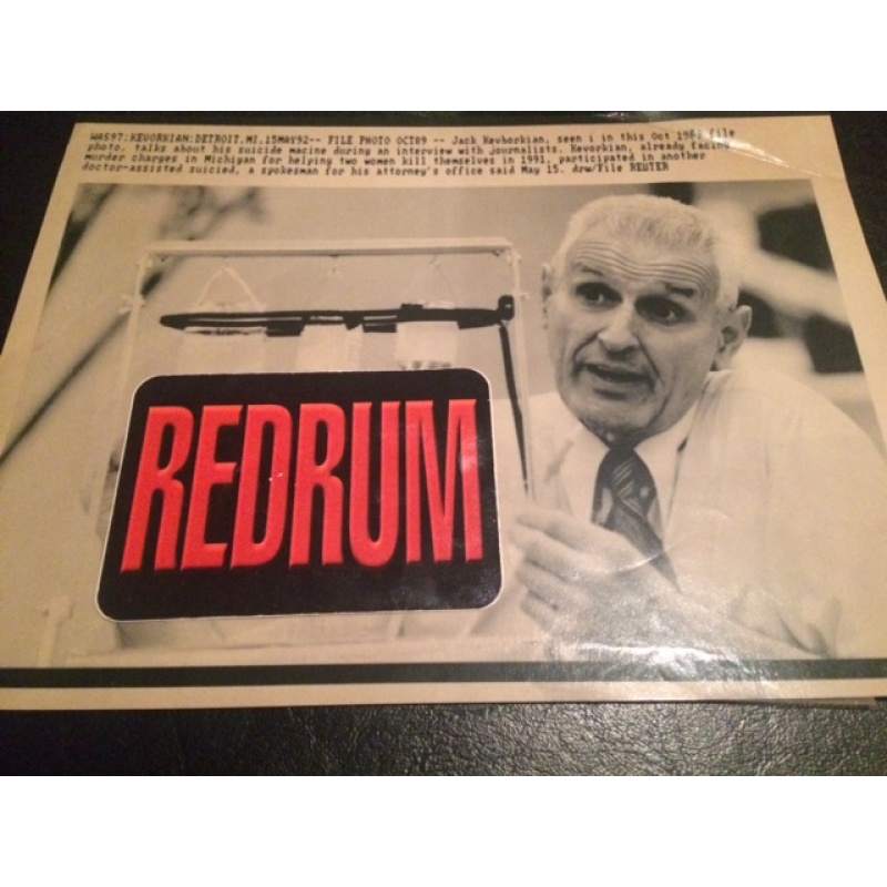 Dr. Jack Kevorkian press photo talking about his suicide machine from 1989